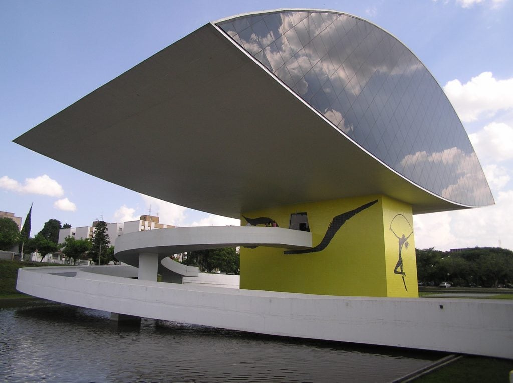 museus-brasileiros-Museu-Oscar-Niemeyer