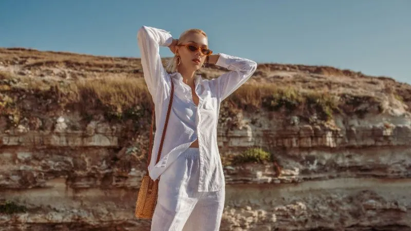 mulher com roupa leve para verao insider